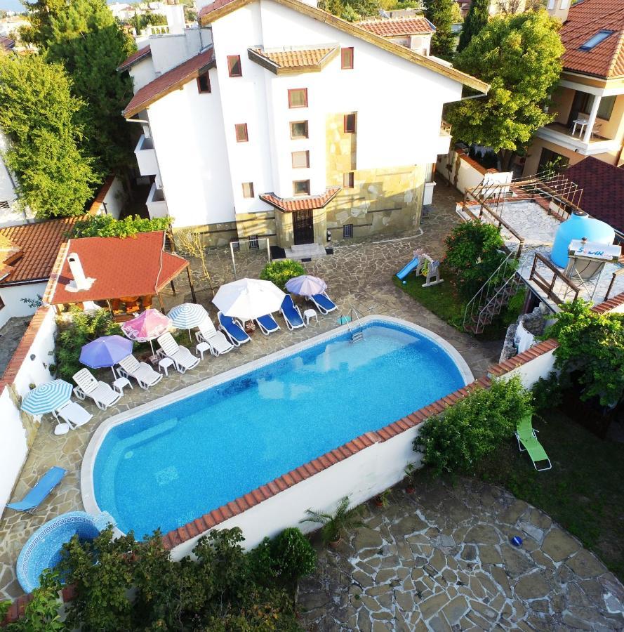 Guest House Yanita Varna ภายนอก รูปภาพ