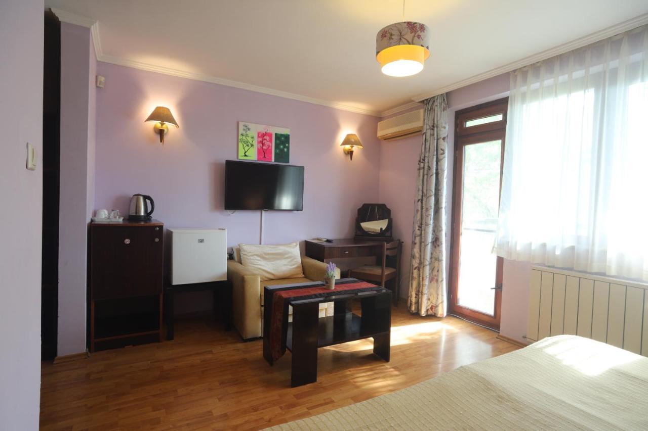 Guest House Yanita Varna ภายนอก รูปภาพ