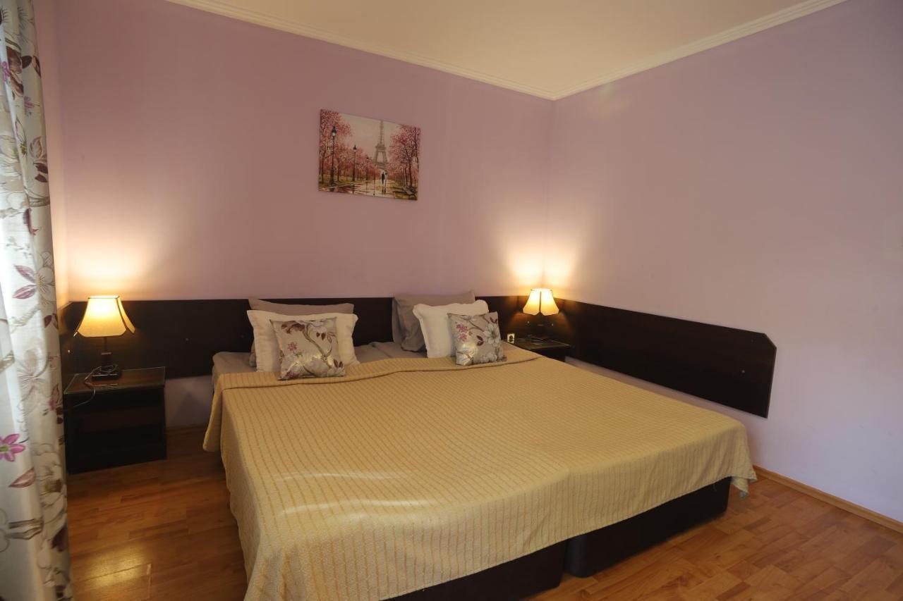 Guest House Yanita Varna ภายนอก รูปภาพ