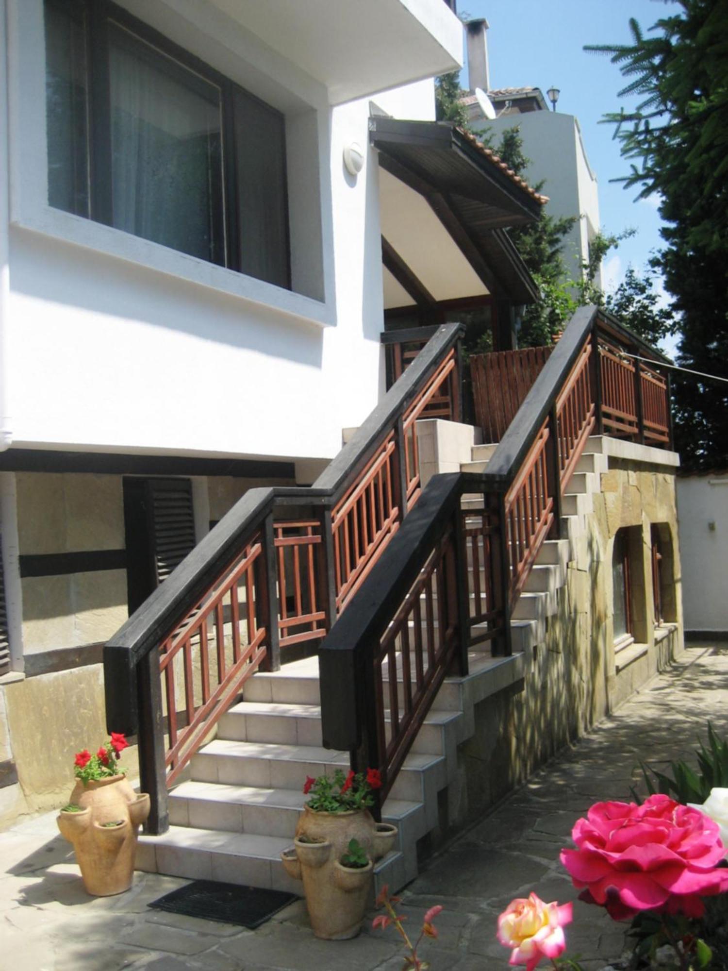 Guest House Yanita Varna ภายนอก รูปภาพ